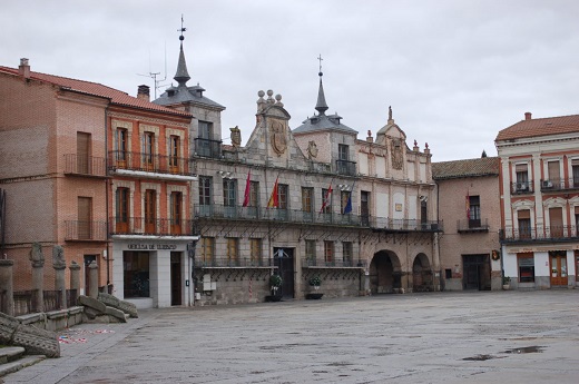 Fachada del Ayuntamiento de Medina del Campo en la Plaza Mayor de la Hispanidad